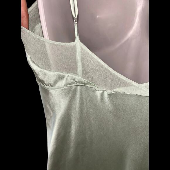 EUC Vintage Jillian Jones Light Green Bias Cut 100% Silk Nightgown fits a SMALL - Picture 4 of 12